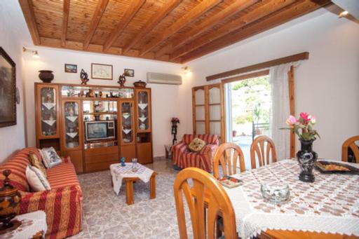 Fernanda'S Traditional 2 Floor House Villa Poros  Екстериор снимка